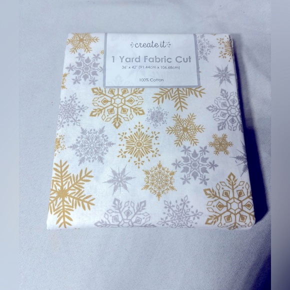 New One Yard Fabric Cut
36" x 42" Create It Christmas Wonder Snow
Christmas - Picture 1 of 2